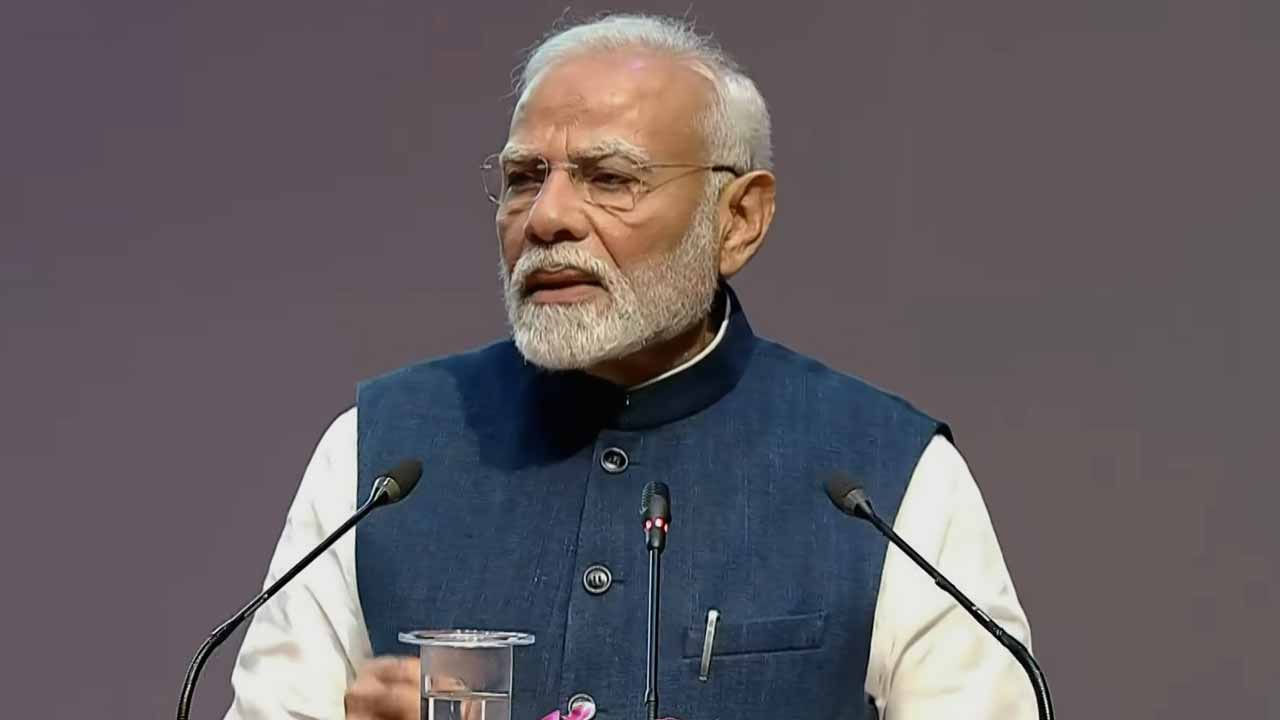 ప్రధానమంత్రి నివాసంలో కీలక భేటీ.. త్రివిధ దళాలకు చెందిన తాజా, మాజీలతో మోదీ సమీక్ష