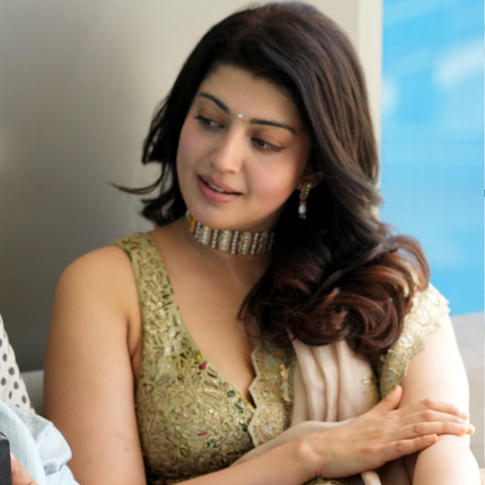 ఈ సినిమాలో ఆమె దర్శన్ సరసన నటించింది. అదే సంవత్సరం తెలుగు చిత్రం ఎం పిల్లో ఎం పిల్లడో , బావ చిత్రాలతో తెలుగు సినిమా పరిశ్రమలోకి అడుగుపెట్టింది. బావ చిత్రంలో ఆమె తెలుగు గ్రామీణ అమ్మాయి పాత్రకు విమర్శకుల ప్రశంసలు అందుకుంది. 