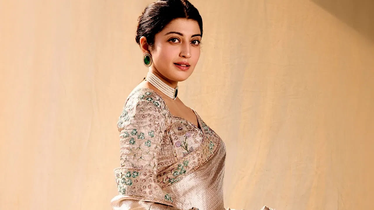 తాజాగా ఈ బ్యూటీ దుబాయ్ వెడ్డింగ్‌లో ఎంజాయ్ చేసిన పలు ఫొటోలను అభిమానులతో పంచుకుంది. ప్రస్తుతం ఇవి నెట్టింట తెగ వైరల్ అవుతున్నాయి.