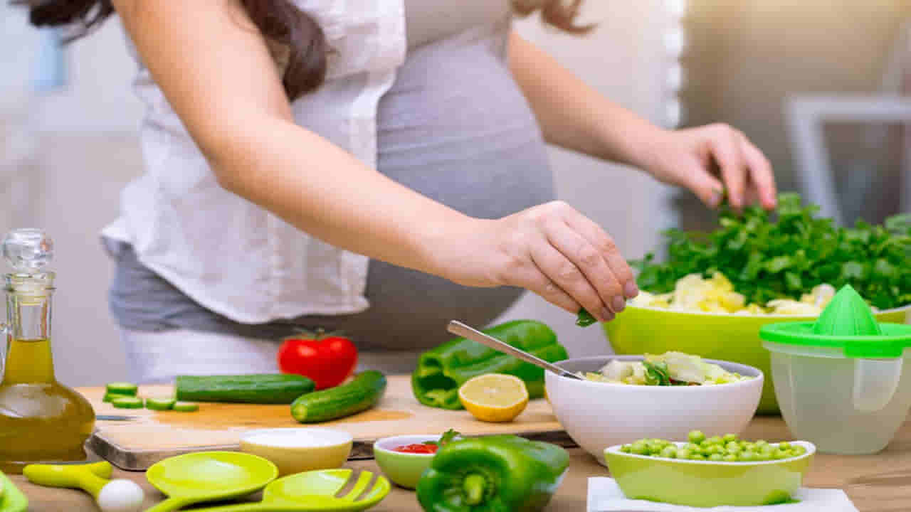 Fertility Diet: ప్రెగ్నెన్సీకి ప్లాన్ చేస్తున్నారా.. మీ హార్మోన్స్ను పాడు చేస్తున్న డేంజరస్ ఫుడ్స్ ఇవే