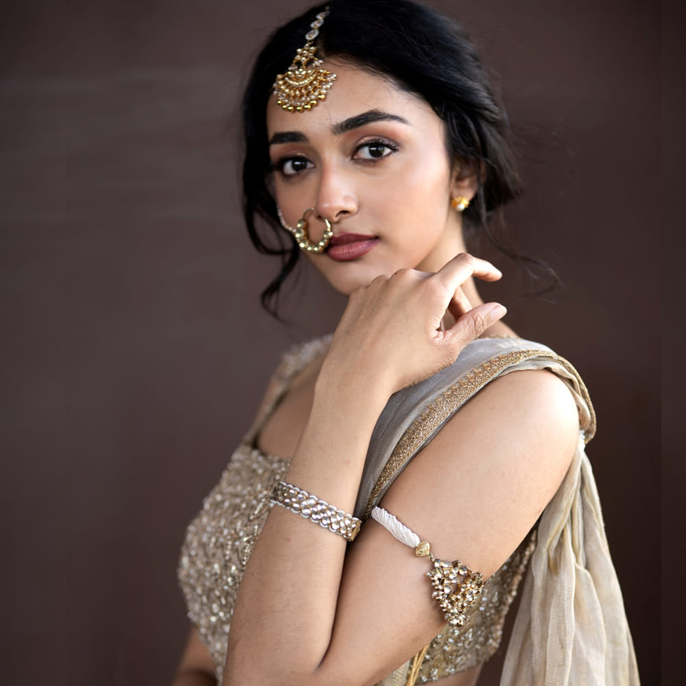 శ్రీవిష్ణు సరసన ‘ఓం భీమ్ బుష్’ సినిమాతో హీరోయిన్ గా మారింది.‘ఓం భీమ్ బుష్’ చిత్రం విమర్శకుల ప్రశంసలు అందుకుంది. ఈ సినిమాలో ప్రీతి ముకుందన్ అందంతో పాటు అభినయంతోనూ ఆకట్టుకుంది. ఇక ఇప్పుడు కన్నప్ప సినిమాతో ప్రేక్షకుల ముందుకు రానుంది. కాగా ఈ అమ్మడు సోషల్ మీడియాలో చాలా యాక్టివ్ గా ఉంటుంది.