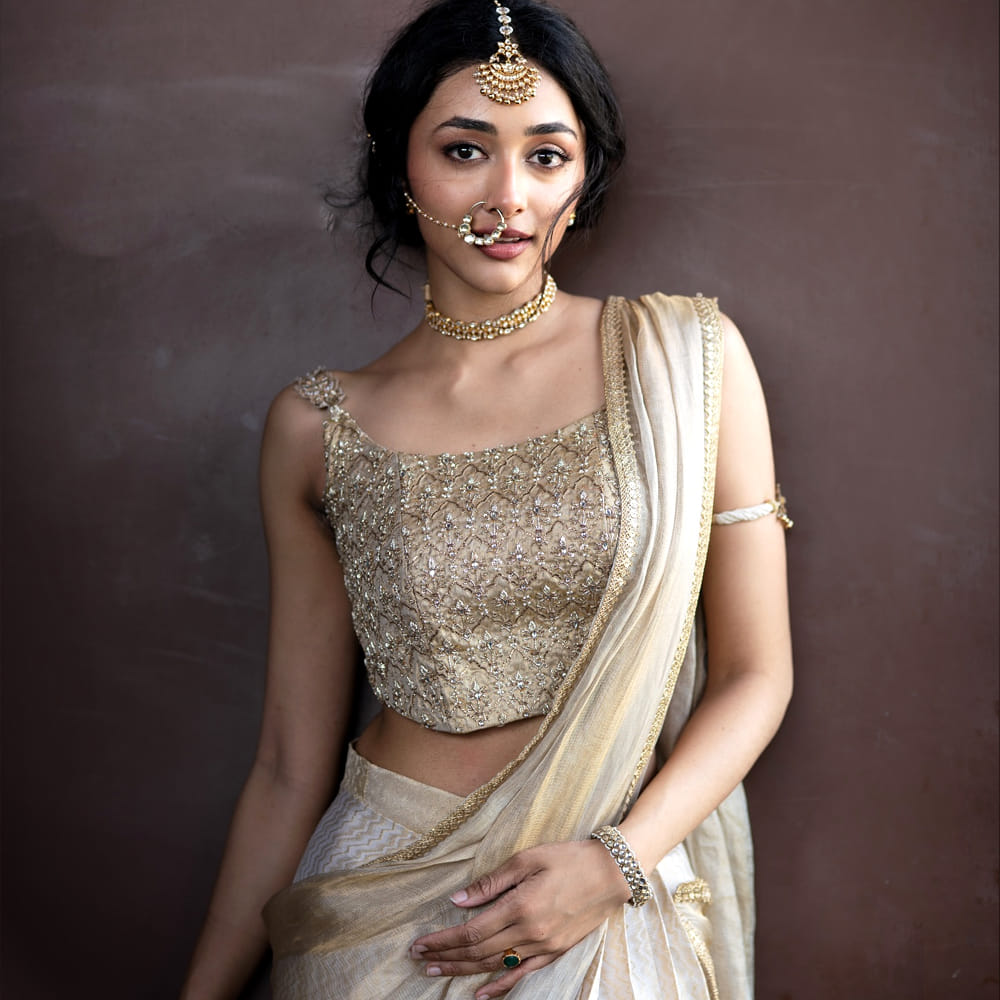 మంచు విష్ణు తెరకెక్కిస్తున్న కన్నప్ప సినిమాతో మరోసారి ప్రేక్షకులను కవ్వించనుంది ప్రీతి ముకుందన్మంచు. కన్నప్ప సినిమా పాన్ ఇండియా మూవీగా ప్రేక్షకుల ముందుకు రానుంది. మొన్నామధ్య కన్నప్ప సినిమాలో నెమలి పాత్రలో ప్రీతి ముకుందన్ నటిస్తుందని అనౌన్స్ చేస్తూ ఓ అందమైన పోస్టర్ వదిలారు.