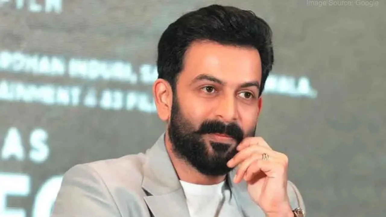 ఓ వైపు నటుడిగా మరో వైపు దర్శకుడిగా ఫుల్ బిజీగా ఉన్నారు మాలీవుడ్ స్టార్ పృథ్వీరాజ్‌ సుకుమారన్‌. దర్శకుడిగా మలయాళ ఇండస్ట్రీకి పాన్ ఇండియా గుర్తింపు తీసుకు రావటంతో పాటు మల్టీ లింగ్యువల్‌ స్టార్‌గా సౌత్‌ నార్త్ ఇండస్ట్రీలను కవర్ చేస్తున్నారు ఈ స్టార్ హీరో.