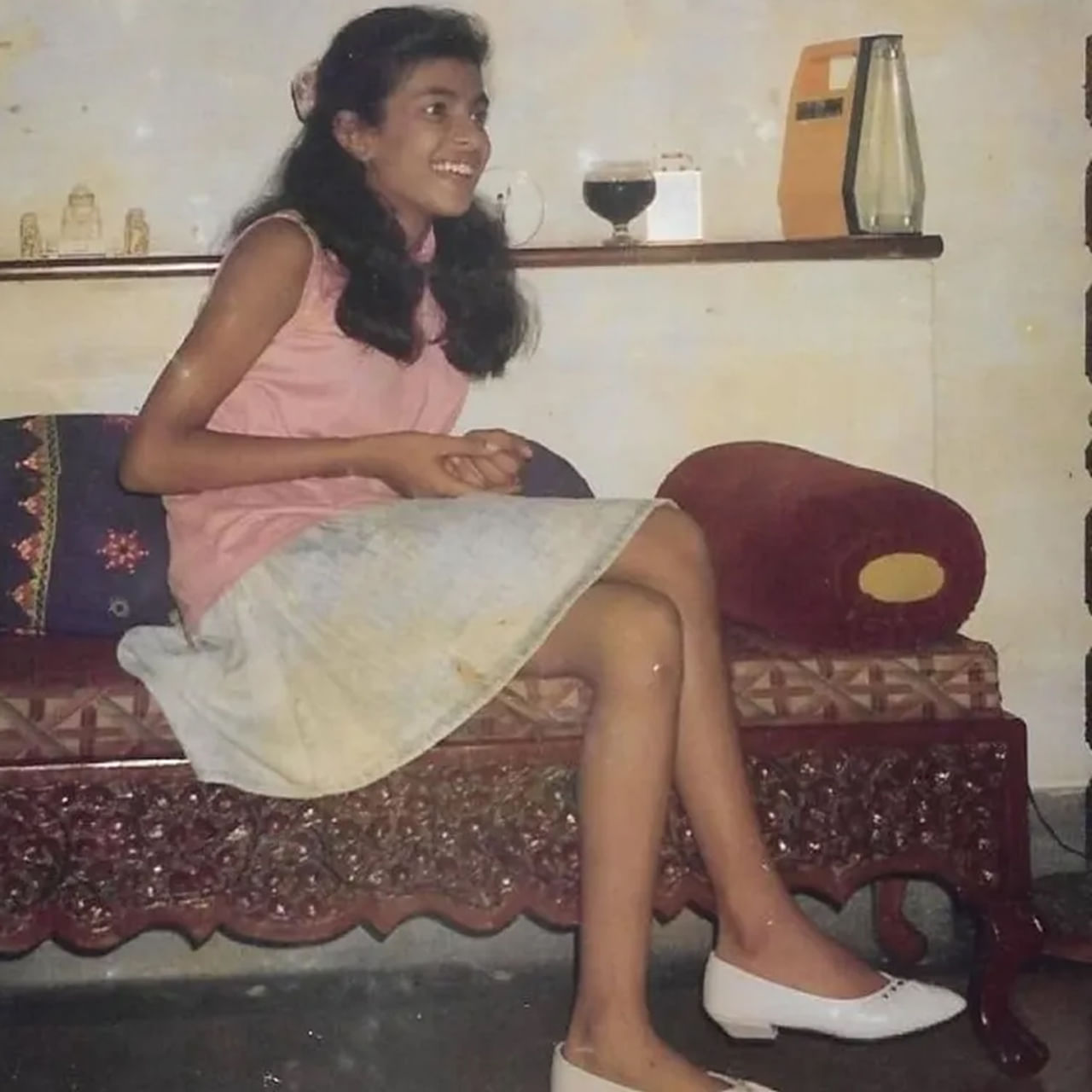 ఆమె తండ్రి సైనికులకు వైద్యం అందించిన డాక్టర్. మోడలింగ్ రంగంలోకి అడుగుపెట్టి ఆ తర్వాత బాలీవుడ్ ఇండస్ట్రీలో టాప్ హీరోయిన్ గా మారింది. ప్రస్తుతం హాలీవుడ్ ఇండస్ట్రీని ఏలేస్తూ గ్లోబల్ స్టార్ హీరోయిన్ గా గుర్తింపు తెచ్చుకుంది. 