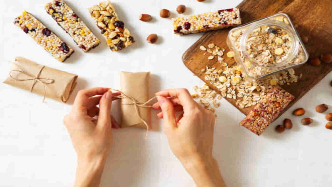 Protein Bars: ప్రొటీన్ బార్లు ఆరోగ్యానికి మంచివేనా.. వీటి వల్ల కలిగే బెనిఫిట్స్.. సైడ్ ఎఫెక్ట్స్ గురించి తెలుసా?
