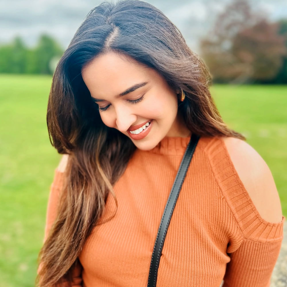 B.Tech పూర్తిచేసిన పూజిత, నటనలోకి రాకముందు టాటా కన్సల్టెన్సీ సర్వీసెస్లో సాఫ్ట్వేర్ ఇంజనీర్గా పనిచేసింది. ఇక ఈ అమ్మడు 2015లో "ఉప్మా తినేసింది" అనే లఘుచిత్రంతో నటనా రంగంలోకి అడుగుపెట్టింది. దాంతో మంచి గుర్తింపు తెచ్చుకుంది.