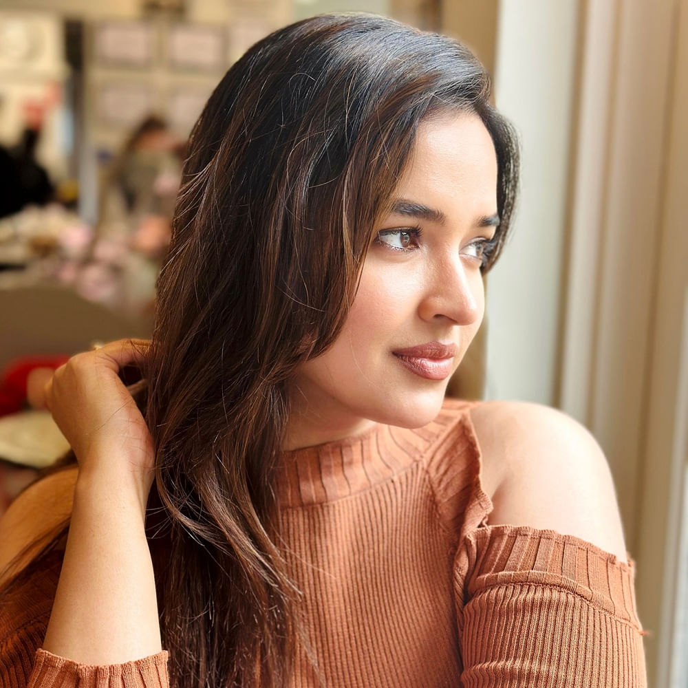 2018లో వచ్చిన "రంగస్థలం" చిత్రంలో ఆది పినిశెట్టి ప్రియురాలి పాత్రలో నటించి విమర్శకుల ప్రశంసలు అందుకుంది. రంగస్థలం చిత్రం ఆమెకు మంచి గుర్తింపు తెచ్చిపెట్టింది. ఊపిరి, హ్యాపీ వెడ్డింగ్, మిస్ ఇండియా, ఓదెల రైల్వే స్టేషన్ వంటి చిత్రాలలో నటించింది.