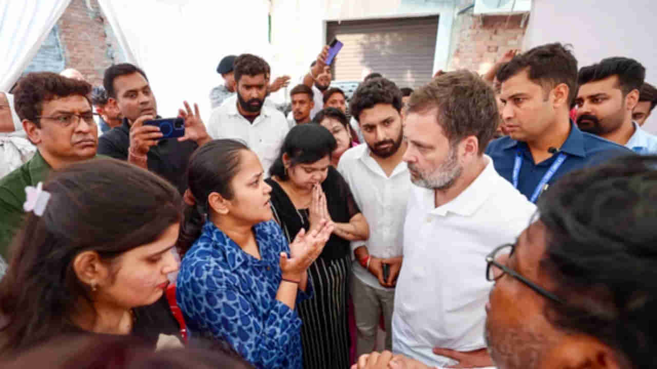 పహల్గామ్‌ ఉగ్రదాడిలో మరణించిన వారికి ఆ హోదా ఇవ్వాలి! కేంద్రాన్ని డిమాండ్‌ చేసిన రాహుల్‌ గాంధీ