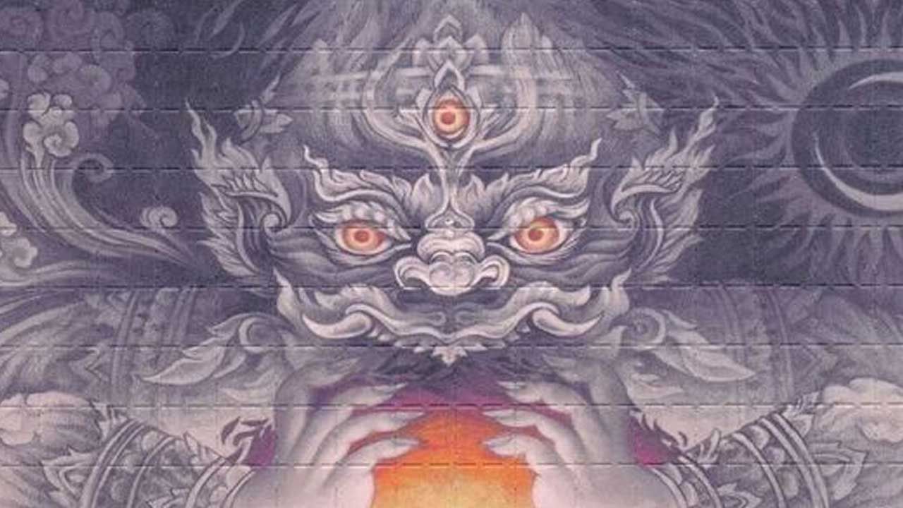 రాహువు నీచ స్థానంలో ఉంటే జూదం ఆడటం, జీవితంలో గందరగోళ పరిస్థితులు ఎదురు అవుతాయంట. ఏ పని చేసినా అందులో కలిసి రాదంట. అంతే కాకుండా ఖర్చులు అధికం అయిపోయి, అప్పుల పాలవుతారంటున్నార పండితులు.