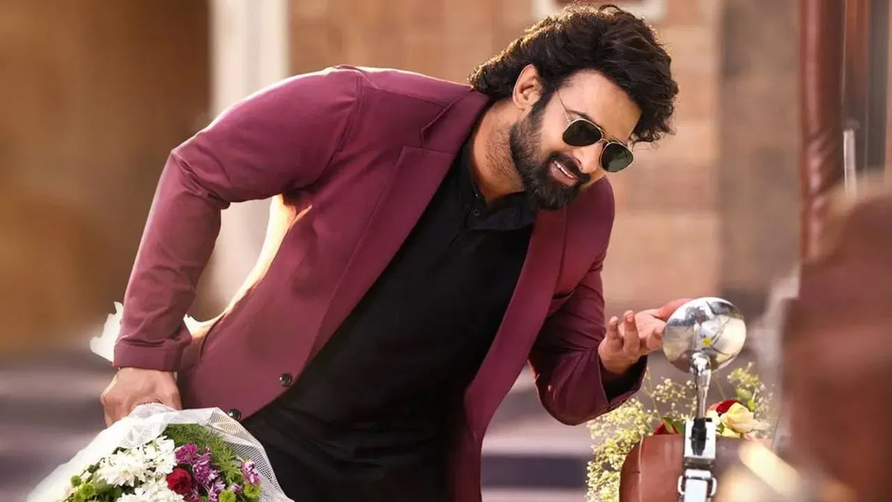 టాలీవుడ్ మోస్ట్ అవైటెడ్ మూవీస్ లిస్ట్‎లో ఉన్న తోలి చిత్రం ప్రభాస్ హీరోగా మారుతీ తెరకెక్కిస్తున్న రొమాంటిక్ కామెడీ హారర్  చిత్రం రాజా సాబ్. ఇందులో మాళవిక మోహనన్, నిధి అగర్వాల్, రిద్ధి కుమార్ హీరోయిన్స్. ఈ సినిమా విడుదల కావాల్సింది. కానీ కొన్ని కారణాలతో వాయిదా పడింది. త్వరలో కొత్త డేట్ ప్రకటించనున్నారు మేకర్స్.