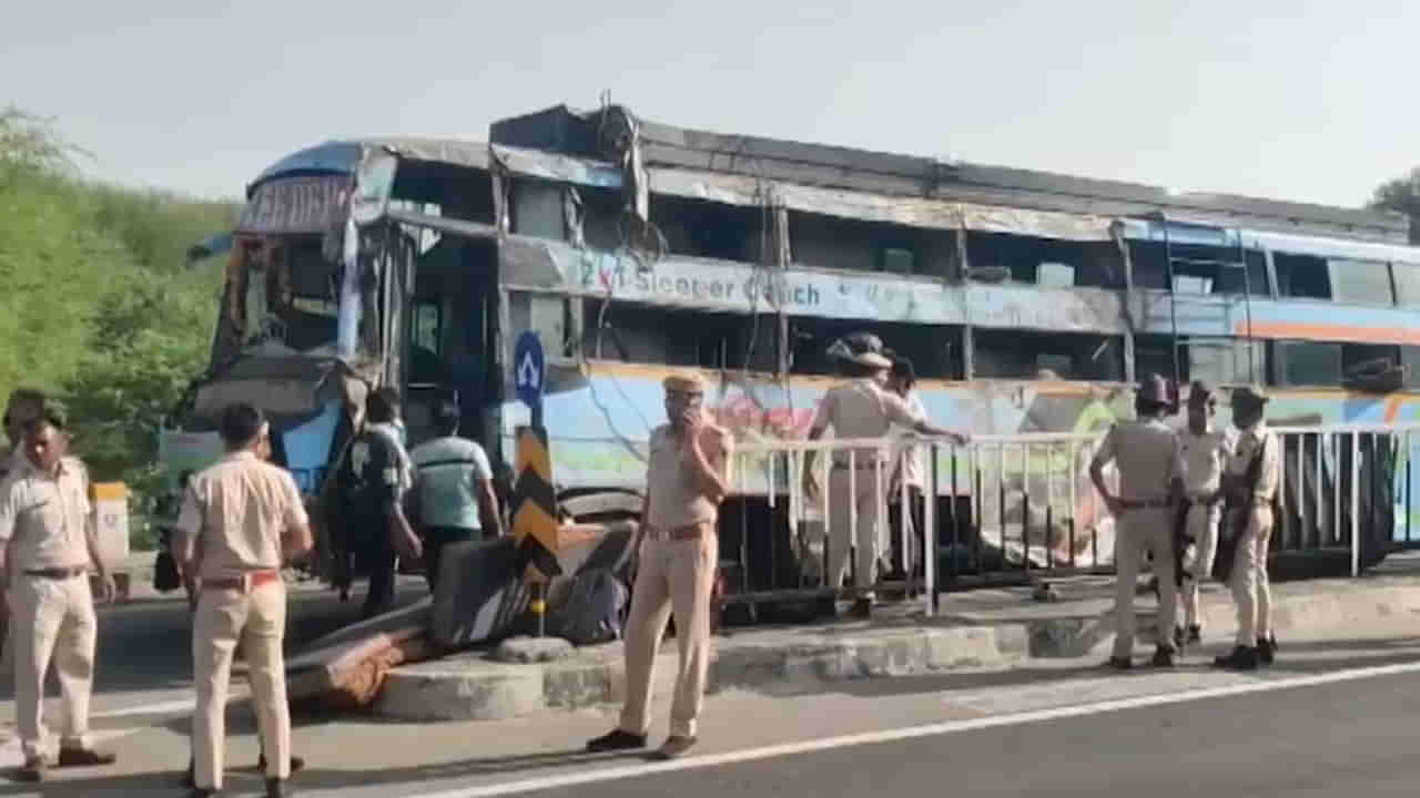 డ్రైవింగ్‌ చేస్తూ సీట్లోనే నిద్రపోయిన డ్రైవర్‌ బాబు.. రోడ్డుపై బస్సు బోల్తా! ఆ తర్వాత ఏం జరిగిందంటే..