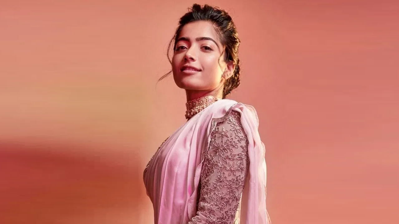 అందుకే నెక్స్ట్ ఇయర్ కల్లా బాలీవుడ్ టాప్ బ్యూటీస్‌కు కూడా రష్మిక పోటిస్తారంటున్నారు క్రిటిక్స్‌. ముఖ్యంగా నటనతో పాటు గ్లామర్ షో విషయంలోనూ ఉత్తరాది భామలకు ఏ మాత్రం తగ్గటం లేదు శ్రీవల్లి. అది కూడా ఈ బ్యూటీ కెరీర్‌కు చాలా హెల్ప్ అవుతోంది.