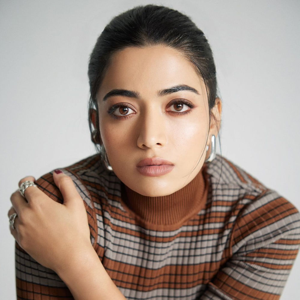 యానిమల్తోనూ ఆ తర్వాత ఛావాతోనూ నేషనల్ క్రష్ నార్త్ లో ప్రూవ్ చేసుకోగలిగారని హ్యాపీగా కనిపించారు ఫ్యాన్స్. కానీ సికందర్ వారి ఆనందం మీద నీళ్లు చల్లేసింది. పూజా హెగ్డే లాగా రష్మిక కూడా ఇప్పుడు హిట్ కోసం వెయిట్ చేస్తున్న లిస్టులో కనిపిస్తున్నారు.