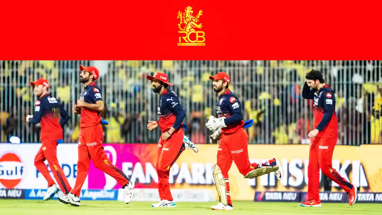 అయితే, ఆర్సిబి అధికారికంగా ప్లేఆఫ్లోకి ప్రవేశించలేదు. అందువల్ల, తదుపరి మూడు మ్యాచ్లు రాయల్స్కు చాలా ముఖ్యమైనవి. ఈ మూడు మ్యాచ్ల్లో RCB ఒక్కటి గెలిచినా వారు అధికారికంగా ప్లేఆఫ్స్కు చేరుకుంటారు. RCB తదుపరి ముగ్గురు ప్రత్యర్థులు ఎవరో చూద్దాం...