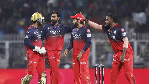 IPL 2025: ఎందుకు పనికిరాడన్నారు.. కట్ చేస్తే.. బ్యాట్స్మెన్ బెండు తీస్తున్న RCB క్రేజీ బౌలర్