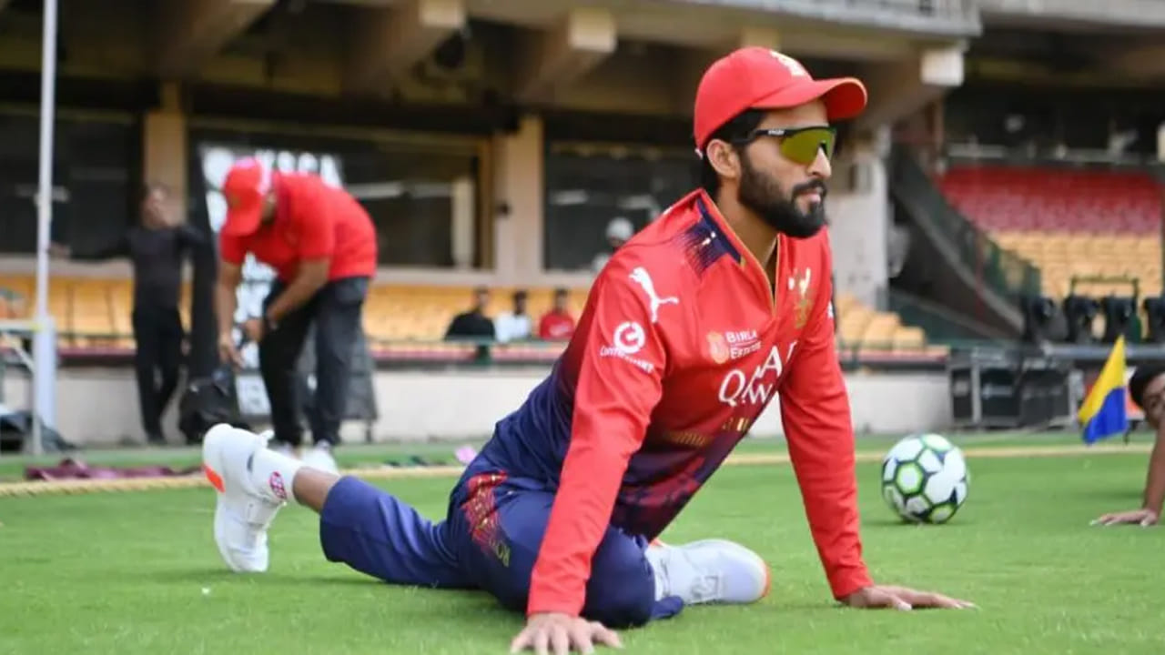 IPL 2025: ఇండియన్ ప్రీమియర్ లీగ్ సీజన్ 18 పునఃప్రారంభానికి కౌంట్‌డౌన్ ప్రారంభమైంది. శనివారం ప్రారంభమయ్యే ఐపీఎల్ ద్వితీయార్థంలో తొలి మ్యాచ్‌లో డిఫెండింగ్ ఛాంపియన్స్ కోల్‌కతా నైట్ రైడర్స్ (KKR) వర్సెస్ రాయల్ ఛాలెంజర్స్ బెంగళూరు (RCB) తలపడనున్నాయి. ఈ మ్యాచ్‌కు ఆర్సీబీ కెప్టెన్ రజత్ పాటిదార్ అందుబాటులో లేడని వార్తలు వచ్చాయి.