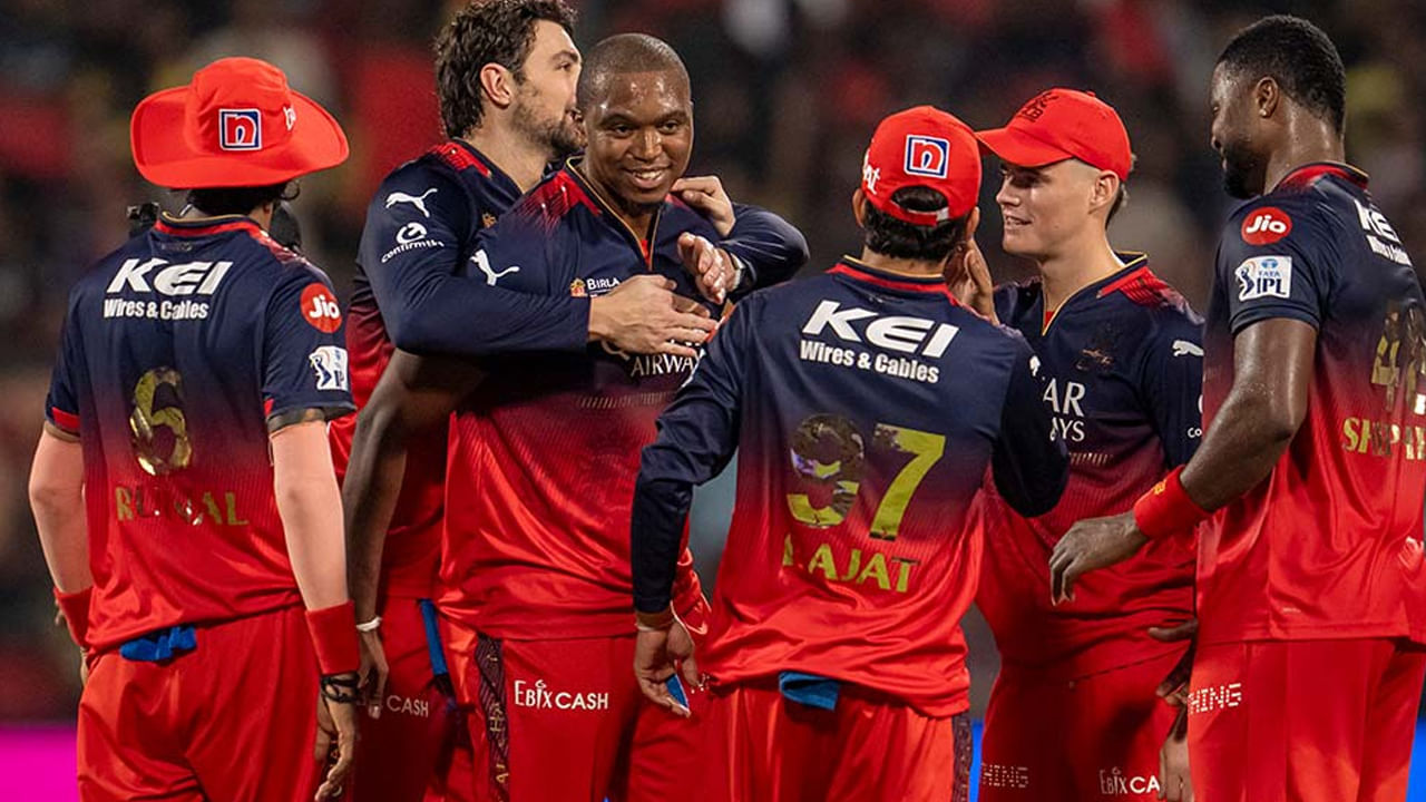 IPL 2025: ప్లే ఆఫ్స్కు ముందే ఆర్సీబీకి గుడ్న్యూస్.. ఊరమాస్ ప్లేయర్ ఎంట్రీ..? IPL 2025: ప్లే ఆఫ్స్కు ముందే ఆర్సీబీకి గుడ్న్యూస్.. ఊరమాస్ ప్లేయర్ ఎంట్రీ..?