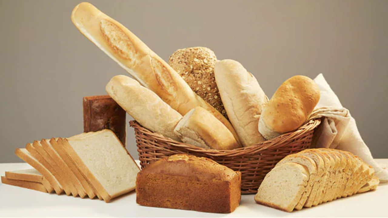 పిండి పదార్థాలను అధికంగా తీసుకుంటే శరీరంలో ఇన్సులిన్ నిరోధకత పెరుగుతుంది. దీంతో శరీరం ఉత్పత్తి చేసే ఇన్సులిన్ను కణాలు సరిగ్గా గ్రహించలేవు. దీని వల్ల షుగర్ లెవల్స్ పెరుగుతాయి. దీర్ఘకాలంలో ఇది డయాబెటిస్కు దారి తీస్తుంది. ముఖ్యంగా బరువు పెరగడంతోపాటు టైప్ 2 డయాబెటిస్ వచ్చే ప్రమాదం ఉంటుంది.