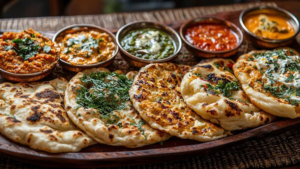 మైదాను తరచూ తింటూ ఉండటం వల్ల దీర్ఘకాలంలో షుగర్ వచ్చే ప్రమాదం పెరుగుతుందని నిపుణులు హెచ్చరిస్తున్నారు. ఇప్పటికే షుగర్ ఉన్నవారు మైదాను తింటే షుగర్ మరింత పెరిగి ప్రాణాపాయం సంభవించే పరిస్థితులు ఏర్పడుతాయి. కనుక మైదా మనకు పూర్తిగా హానికరం అన్న విషయాన్ని గుర్తుంచుకోవాలి.