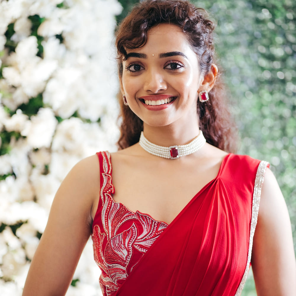 ఈ ముద్దుగుమ్మ 2019లో “సైరా నరసింహారెడ్డి” సినిమాతో తన సినీ జర్నీని ప్రారంభించింది. ఆ తర్వాత “పిట్ట కథలు” , “బిలాల్‌పూర్ పోలీస్ స్టేషన్”, “పుష్పక విమానం”, “మోస్ట్ ఎలిజిబుల్ బ్యాచ్‌లర్” వంటి చిత్రాల్లో నటించి ప్రేక్షకుల దృష్టిని ఆకర్షించింది.