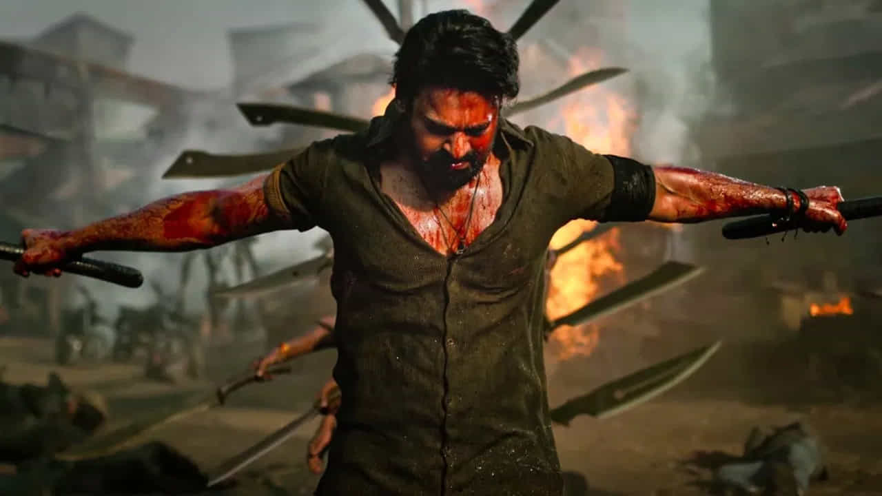 తెలుగు రాష్ట్రాల్లో 345 కోట్ల ప్రీ రిలీజ్ బిజినెస్ చేసింది ప్రశాంత్ నీల్, ప్రభాస్ కాంబోలో వచ్చిన సాలార్ పార్ట్ 1. దీంతో డార్లింగ్ సినిమాల్లో టాప్ 3లో నిలిచింది. ఓవర్అల్గా నాలుగవ స్థానంలో ఉంది సలార్ మూవీ.