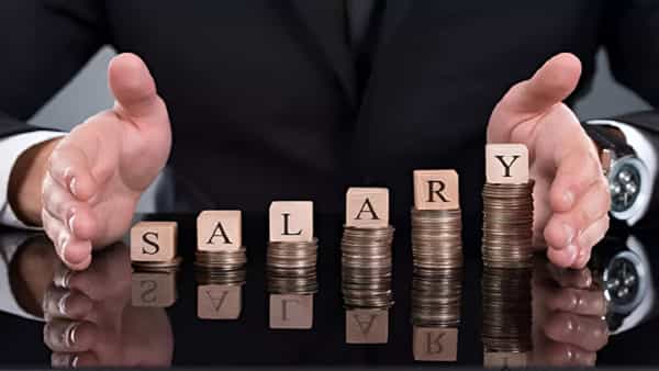 Pay Commision: ఆ కేంద్ర ప్రభుత్వ ఉద్యోగులకు బంపర్ ఆఫర్.. ఏకంగా 40 శాతం జీతాల పెంపు?