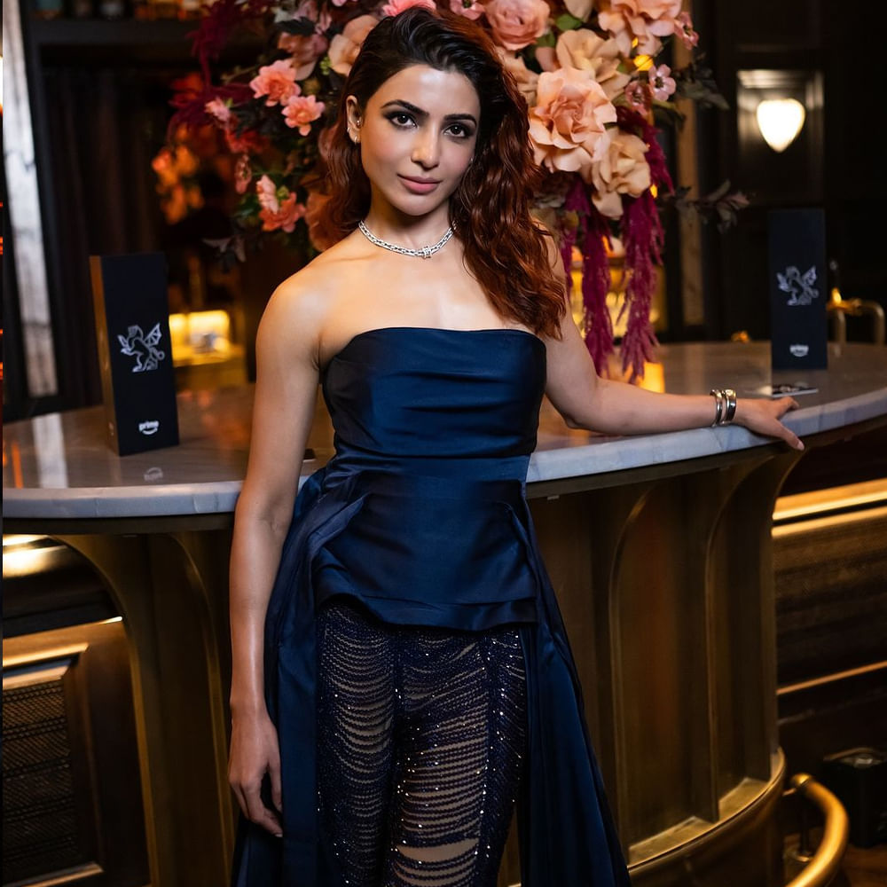 ఓవైపు ఓటీటీ ప్రాజెక్ట్స్ లో నటిస్తూ నిర్మాతగా మారారు సమంత. ముందు తను స్వయంగా నటించే సినిమాతోనే ప్రొడక్షన్ స్టార్ట్ చేయాలని భావించిన ఆ ప్రాజెక్ట్ డిలే కావడంతో శుభం అనే చిన్న సినిమాను ఆడియన్స్ ముందుకు తీసుకొస్తున్నారు. 
