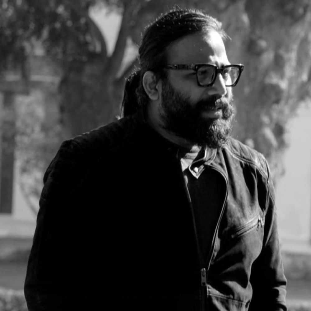 దీపికను కాదని, డార్లింగ్‌కు జోడీగా కొత్త అమ్మాయిని తీసుకువచ్చేందుకు రెడీ అవుతున్నారు. సందీప్‌ తీసుకుంటున్న ఈ నిర్ణయాలు ఇప్పుడు నార్త్ సర్కిల్స్‌లో హట్ టాపిక్ అవుతున్నాయి.