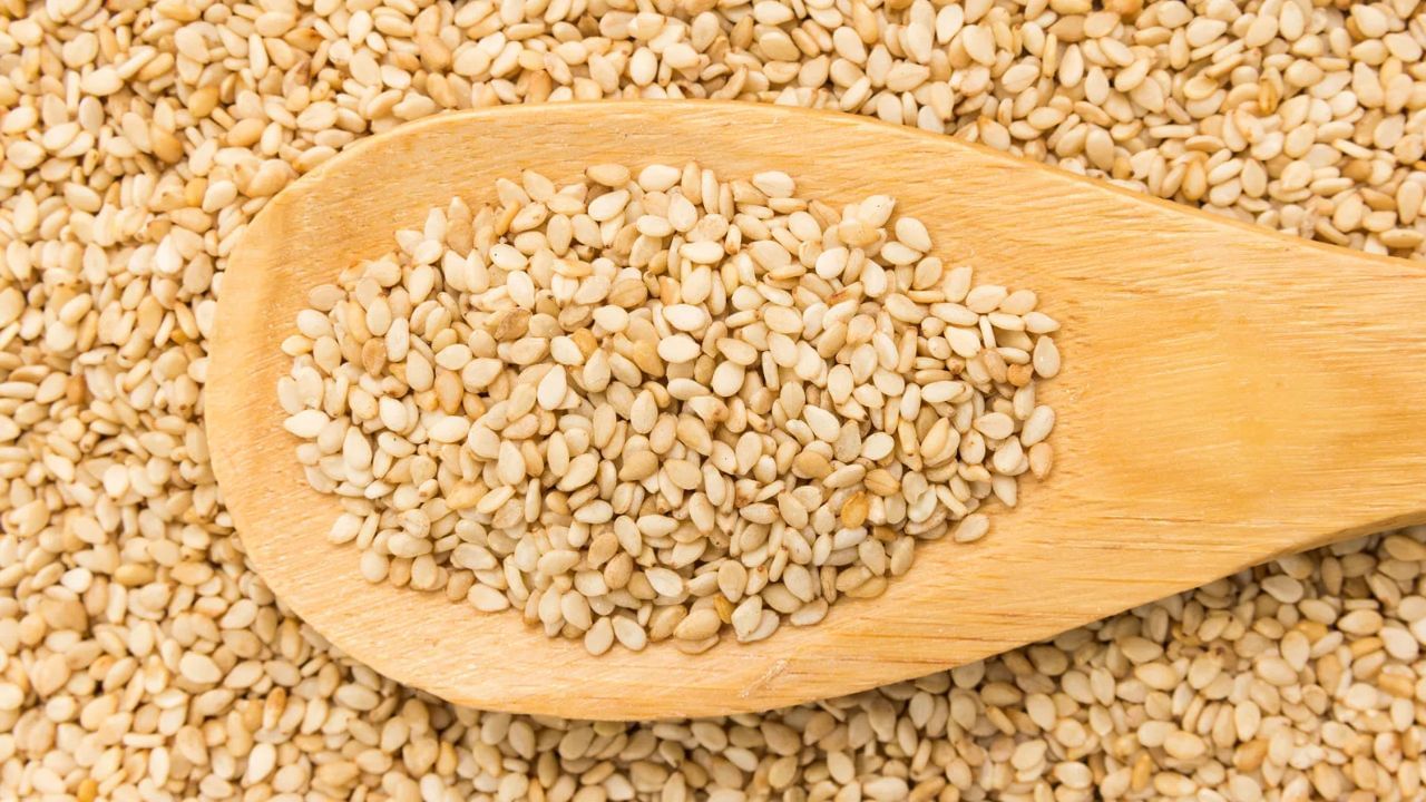 Sesame Seeds Benefits: నువ్వులతో ఎన్ని ఆరోగ్య సమస్యలకు చెక్ పెట్టవచ్చో మీకు తెలుసా..?