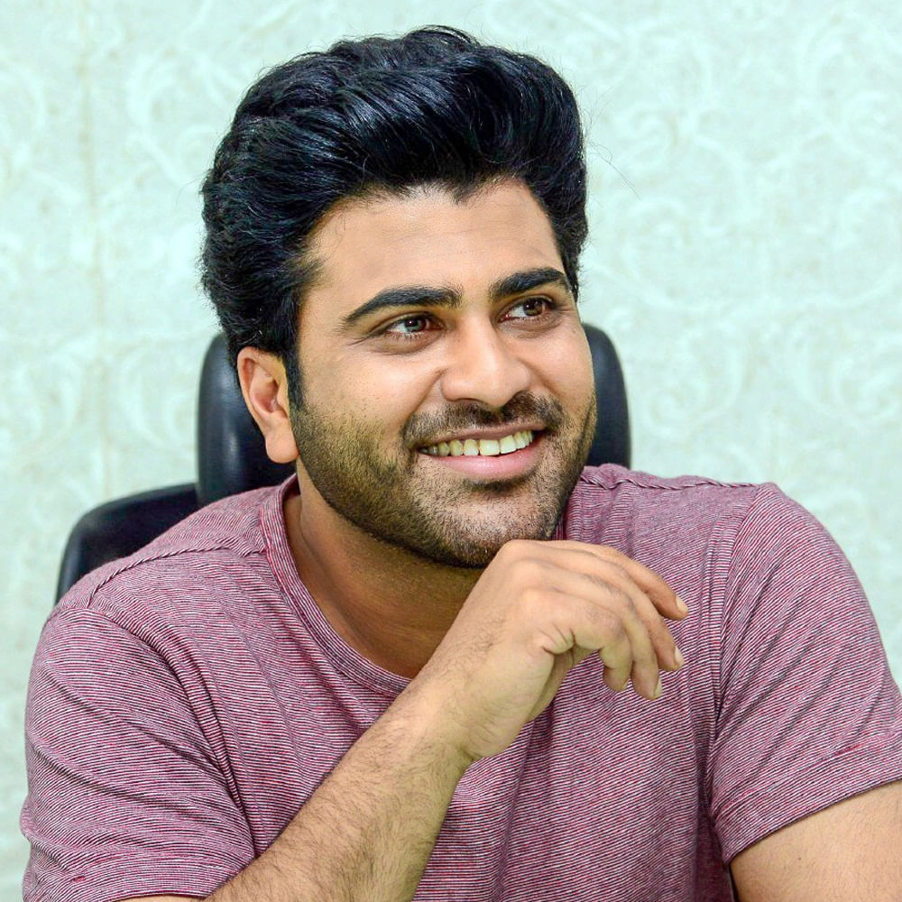 నాని హీరోగా తెరకెక్కిన పాన్ ఇండియా బ్లాక్ బస్టర్ మూవీ దసరా. తన ఇమేజ్ కు పూర్తి భిన్నంగా నాని చేసిన ఈ ప్రయోగం సిల్వర్ స్క్రీన్ మీద కాసులు కురిపించింది. 