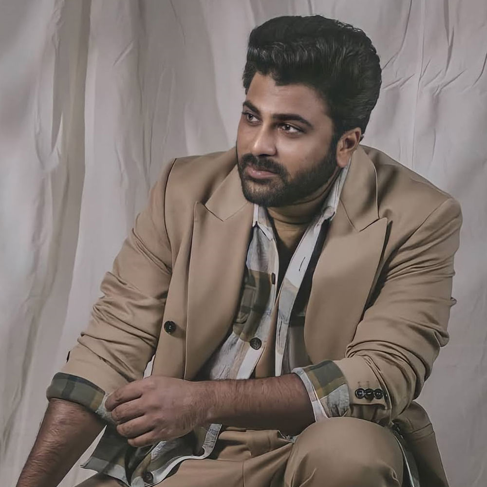 వంద కోట్ల క్లబ్ లో స్థానం సంపాదించడంతో పాటు నానిని పాన్ ఇండియా స్టార్ గా నిలబెట్టింది. ఈ ఏడాది సంక్రాంతి బరిలో రిలీజ్ అయిన సంక్రాంతికి వస్తున్నాం కూడా బ్లాక్ బస్టర్ అయింది. 
