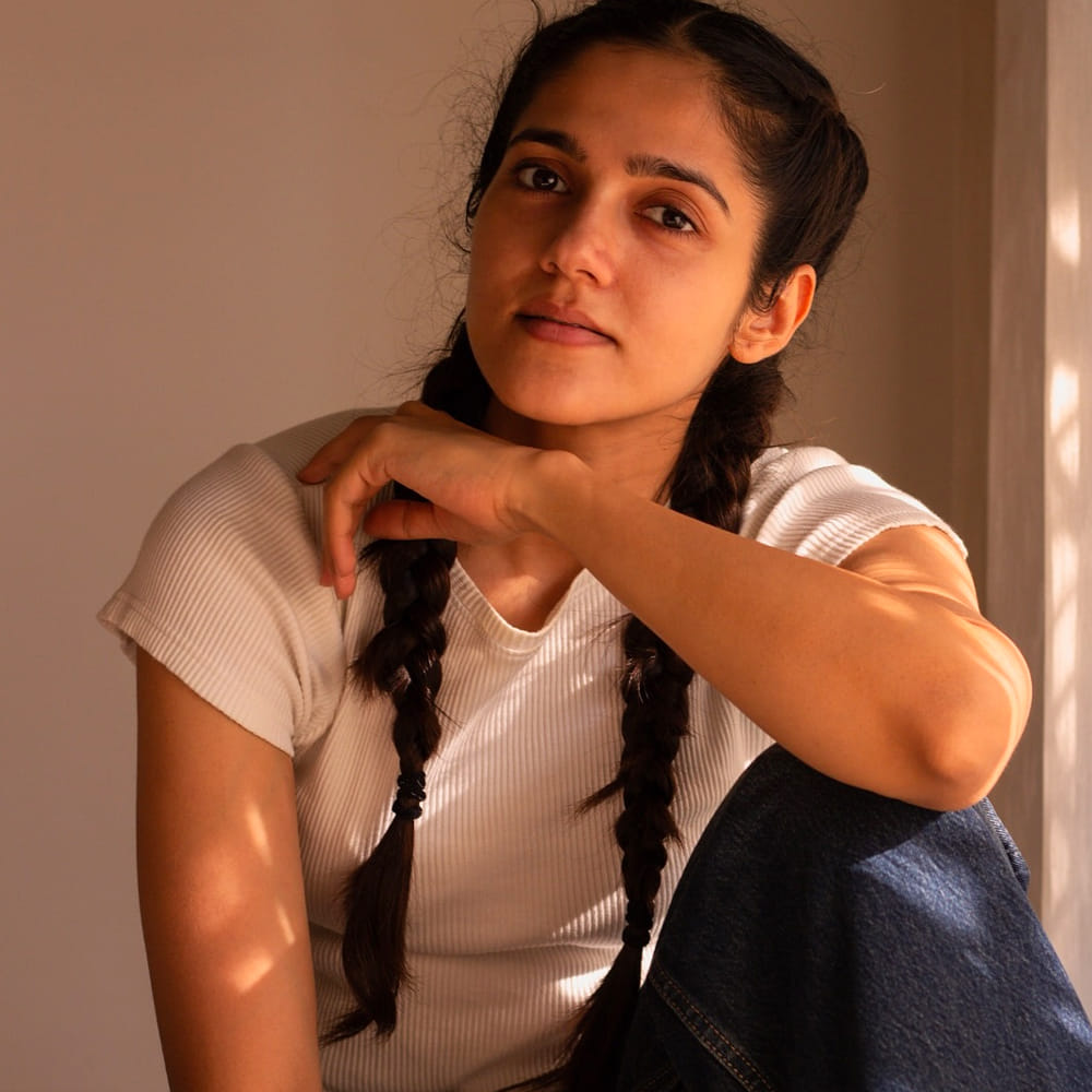 విశ్వక్ సేన్ సరసన నటించిన సిమ్రాన్ చౌదరి నటన పరంగా, అందం పరంగా మెప్పించింది. హీరోయిన్ గా గుర్తింపు దక్కించుకుంది. ఇక చేసిన ఒకటి రెండు సినిమాలు కూడా పెద్దగా ఆకట్టుకోలేదు. ఇప్పటి వరకు ఆరు చిత్రాల్లో నటించిన సిమ్రాన్ చౌదరికి ‘ఈ నగరానికి ఏమైంది’ సినిమానే గుర్తింపు తెచ్చిపెట్టింది.