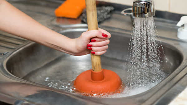 Cleaning Hacks: మాటిమాటికీ కిచెన్ సింక్ బ్లాకవుతుందా..? చిటికెలో అన్ బ్లాక్ చేసేయండిలా..
