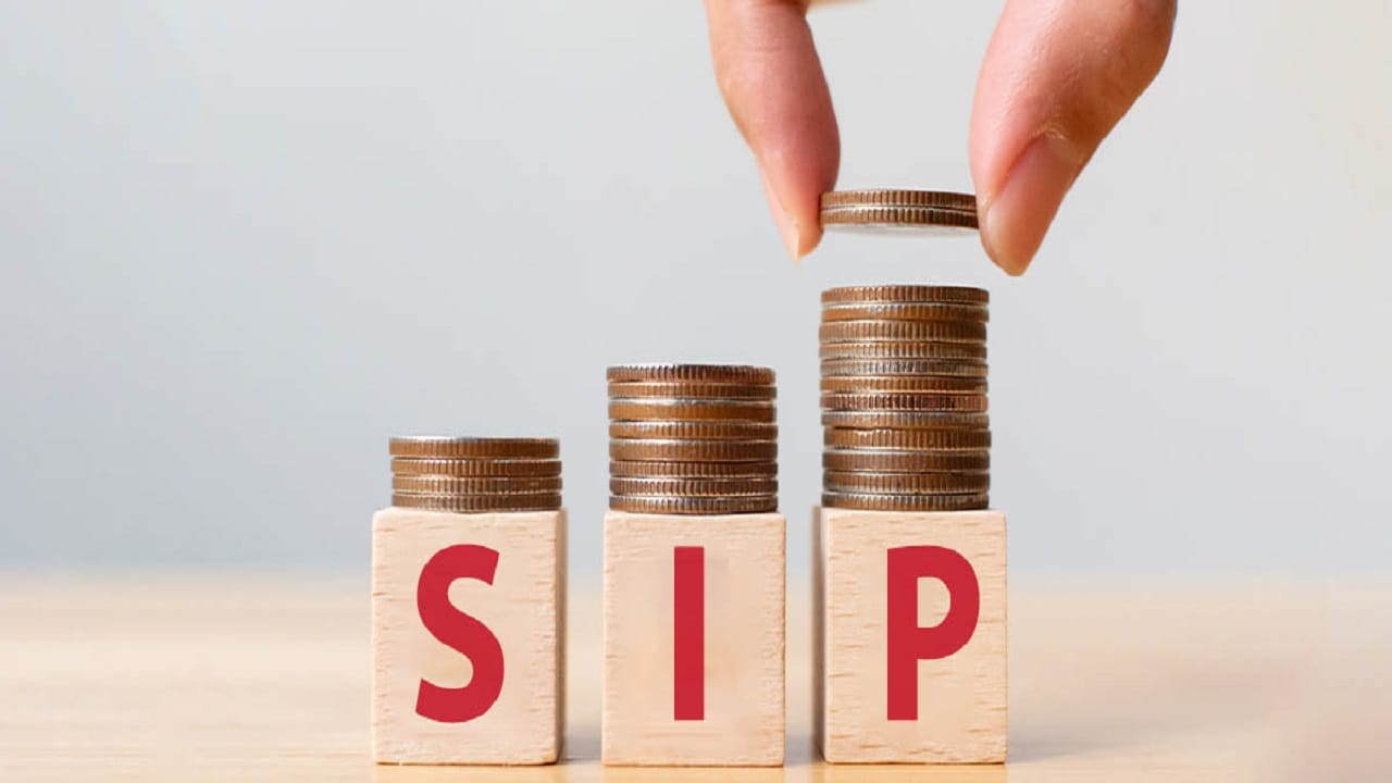 SIP Investments: ఎస్ఐపీ ఇన్వెస్టర్లకు శుభవార్త.. ఈ టిప్స్తో ఆపద వేళ ఆర్థిక భరోసా