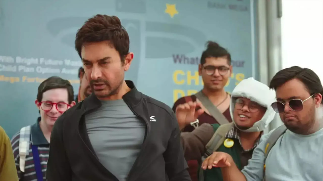 ఆల్రెడీ ఓ హాలీవుడ్ సినిమాను రీమేక్ చేసి చేతులు కాల్చుకున్న ఆమిర్‌. ఇప్పుడు మరోసారి అదే తప్పు చేస్తుండటం. అది కూడా ఇంత పర్ఫెక్ట్‌గా కాపీ చేయటం మీద విమర్శలు వినిపిస్తున్నాయి.