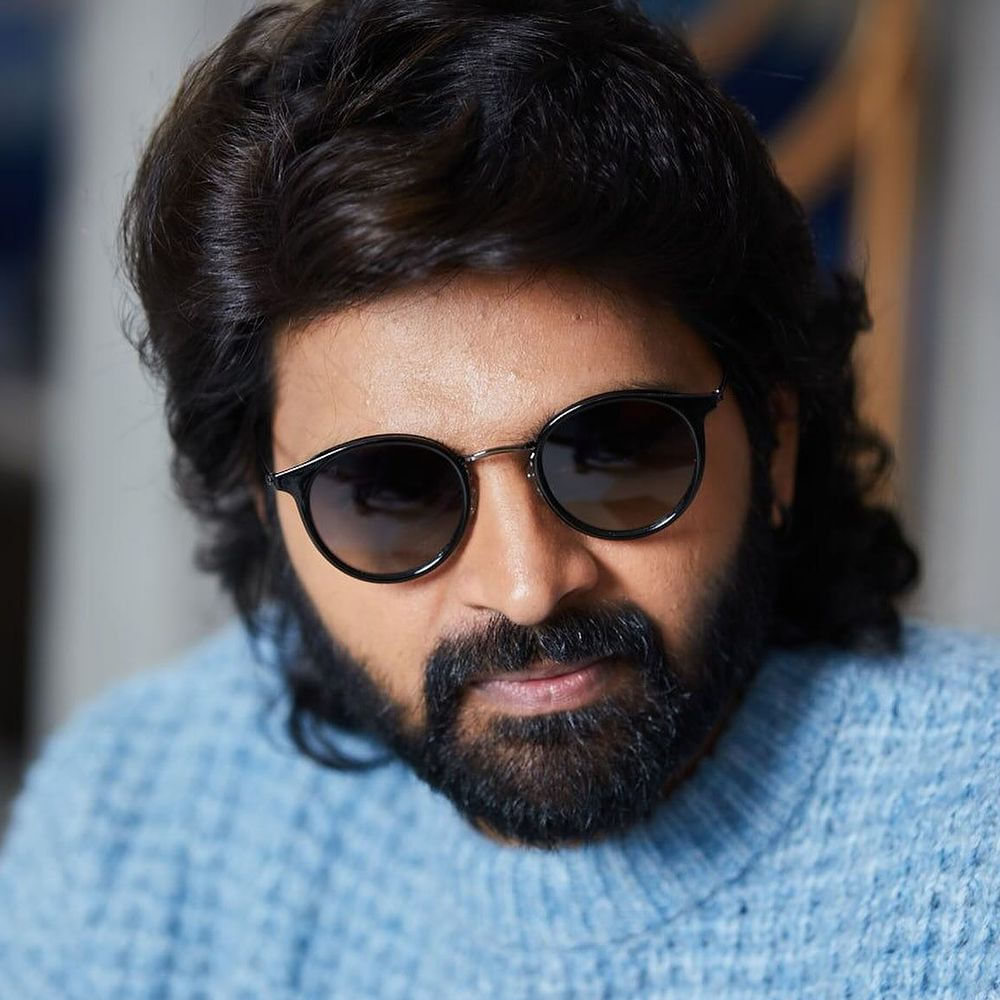 ట్రైలర్‌లో మంచు కురిసిపోతుందనే.. డైలాగ్‌ విని ఫైర్‌ అయ్యారట మంచు మోహన్‌బాబు. అసలు అలాంటి మాటలు ఎలా వాడుతావంటూ శ్రీవిష్ణుకి ఫోన్‌ చేసి చెడామడా తన స్టైల్‌లో తిట్టేశారట. తనకు చెడు ఉద్దేశం లేదని శ్రీవిష్ణు సర్ది చెప్పే ప్రయత్నం చేసినా వినిపించుకోలేదట మంచు సీనియర్‌.  