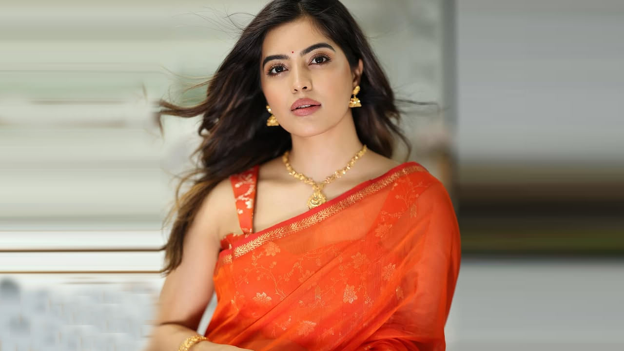 2024లో సంక్రాంతి కనుక జనవరి 12న విడుదలైన తెలుగు సూపర్ హీరో చిత్రం హనుమాన్ సినిమాలో తేజ సజ్జకి జోడిగా కథానాయకిగా నటించి ఆకట్టుకుంది. ఈ చిత్రం బ్లాక్ బస్టర్ కావడంతో పాటు ఈ ఏడాది సంక్రాంతి విన్నర్గా నిలిచింది. అదే ఏడాది బచ్చలమల్లి సినిమా అల్లరి నరేష్ సరసన ఆకట్టుకుంది ఈ బ్యూటీ.