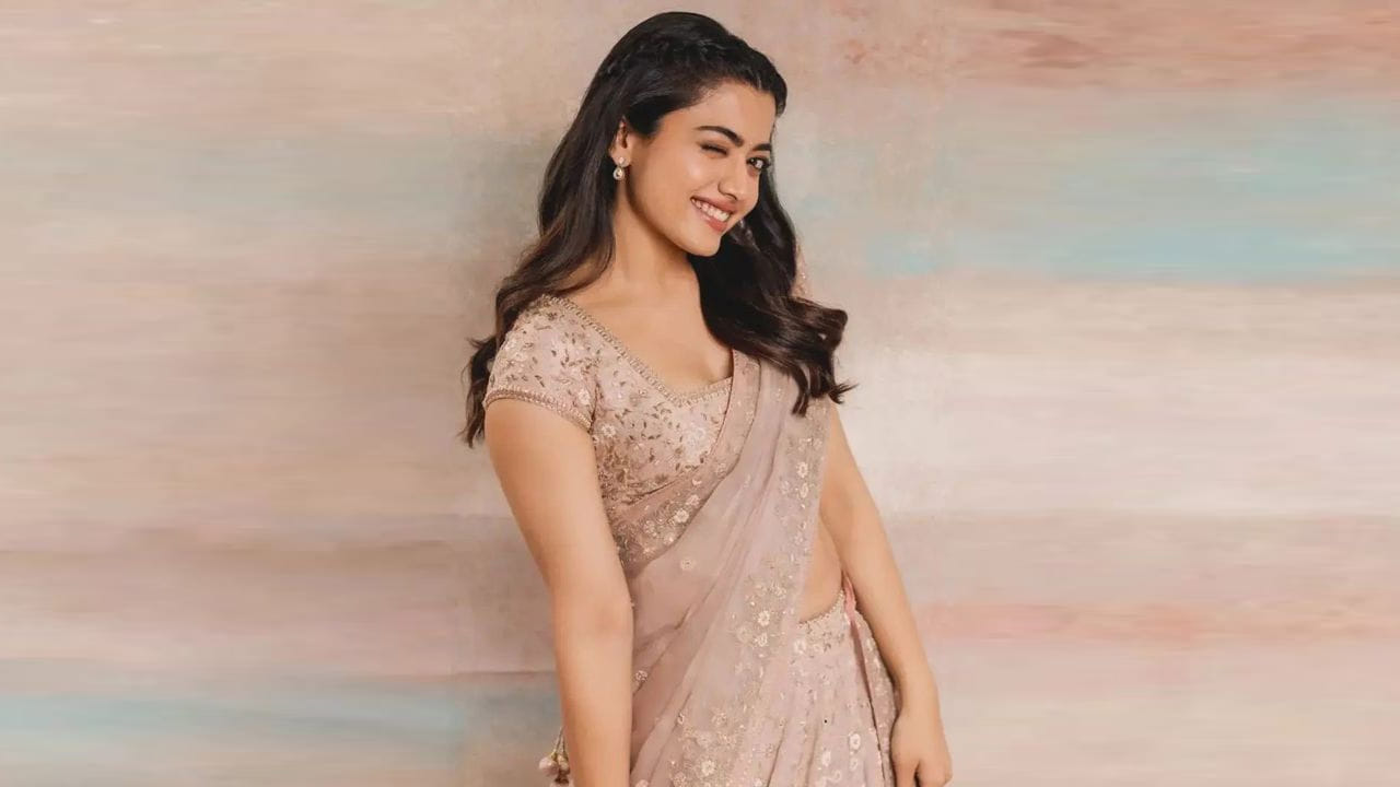 శ్రీవల్లి సీరియస్‌గా అనకపోయినా... ఆమె నోటి నుంచి రిటైర్మెంట్‌ అన్న మాట రావటంతో ఒక్కసారిగా షాక్‌ అయ్యారు ఫ్యాన్స్‌. సరదాగా కూడా అలాంటి కామెంట్స్ చేయోద్దంటూ రిక్వెస్ట్ చేస్తున్నారు.