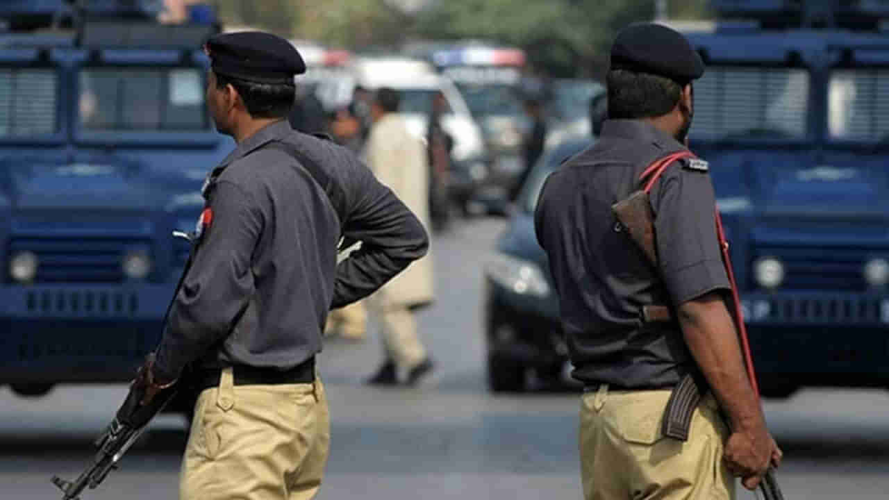 పెషావర్లో ఆత్మాహుతి దాడి.. ఇద్దరు మృతి, అనేక మందికి గాయాలు!