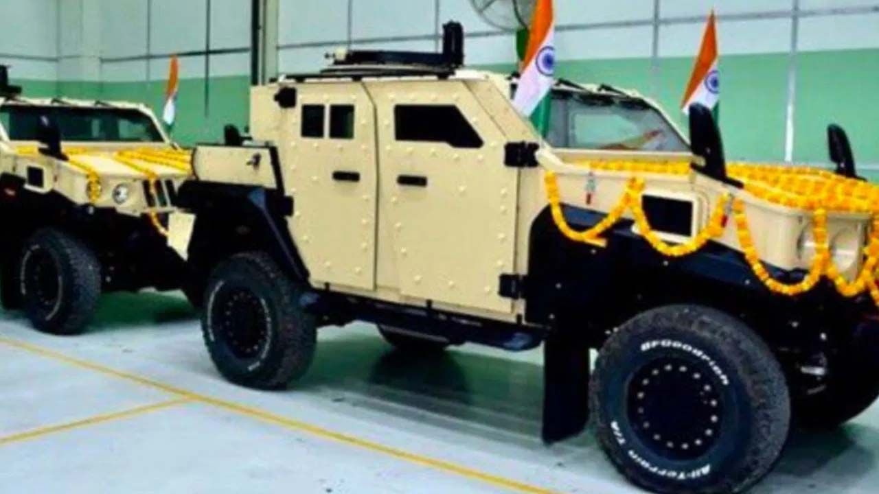 మహీంద్రా అర్మాడో: ఈ భారీ SUVని మహీంద్రా ప్రత్యేకంగా సైన్యం కోసం రూపొందించింది. ఇది CEN B7 STANAG లెవల్ 2 బుల్లెట్ ప్రూఫ్ భద్రత, 215 హార్స్‌పవర్‌ను ఉత్పత్తి చేసే 3.2-లీటర్ డీజిల్ ఇంజిన్‌తో అమర్చబడి ఉంది. గ్రెనేడ్ లాంచర్లు, యాంటీ ట్యాంక్ క్షిపణులు వంటి ఆయుధాలను కూడా ALSV (మహీంద్రా ఆర్మర్డ్ లైట్ స్పెషలిస్ట్ వెహికల్)పై అమర్చవచ్చు.