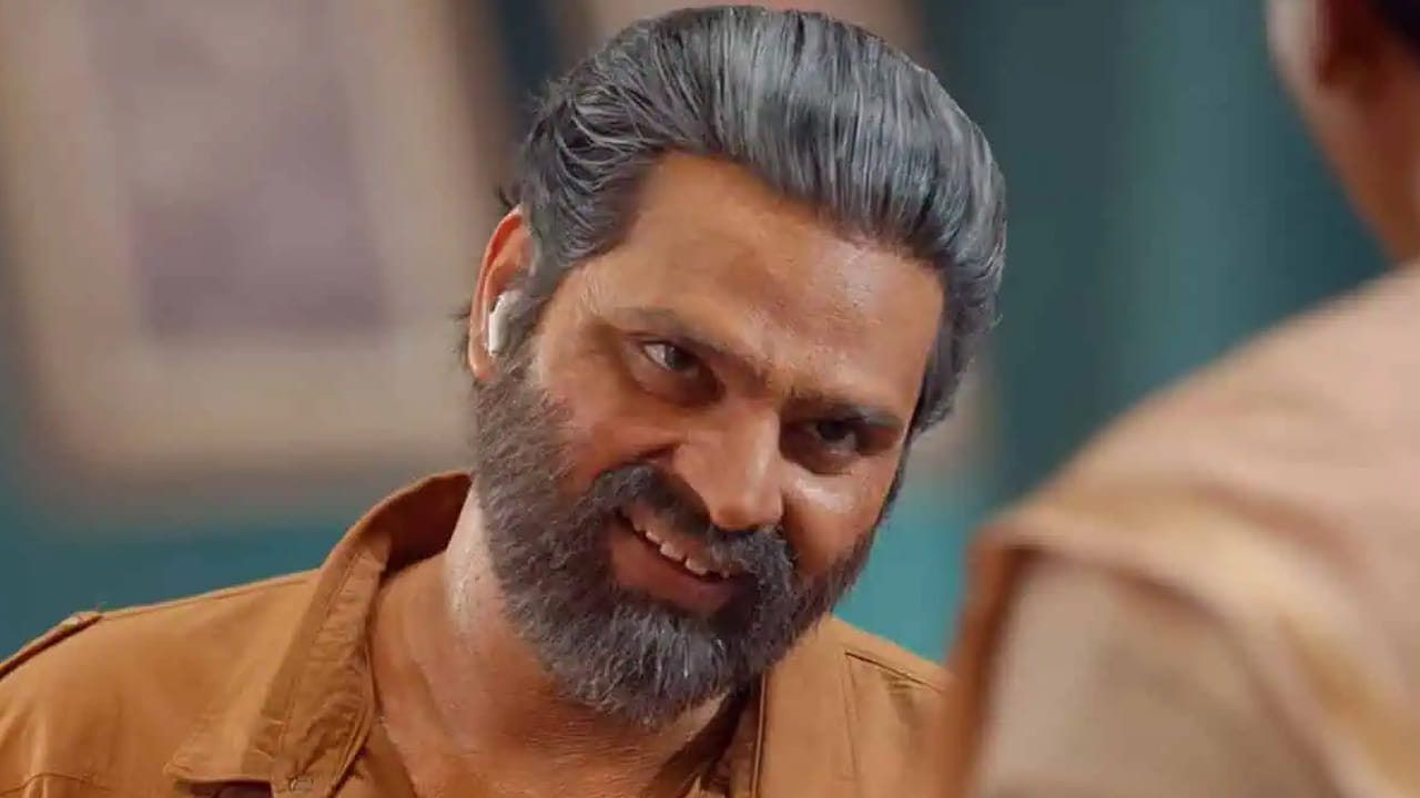 సామజవరగమనా, ఓం భీమ్ బుష్ తర్వాత భారీ అంచనాలతో వచ్చిన స్వాగ్ అంతగా ఆడలేదు. ఈ సినిమాకు ఓటిటిలో టాక్ బానే వచ్చినా థియేటర్లలో మాత్రం అంతగా వర్కవుట్ కాలేదు అనే చెప్పాలి. 