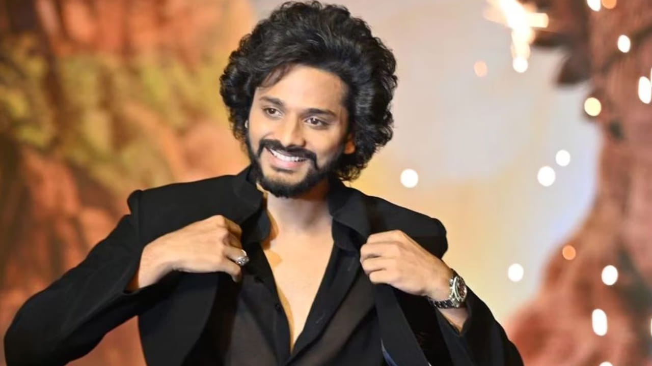 ఇప్పుడు ఫామ్‎లో ఉన్న యంగ్ హీరో తేజ సజ్జ టాలీవుడ్‌లో బాలనటుడిగా చాలా సినిమాలు చేసారు. దాదాపు అందురు స్టార్ హీరోల సినిమాల్లో చైల్డ్ ఆర్టిస్ట్‎గా మెప్పించారు. జాంబీ రెడ్డి సినిమాతో హీరోగా నటించి హిట్ అందుకున్నారు. గత ఏడాది హనుమాన్ సినిమాతో పాన్ ఇండియా రేంజ్ అందుకున్నారు. ప్రస్తుతం మిరాయ్ సినిమా చేస్తున్నారు. అలాగే జై హనుమాన్ మూవీలో కూడా నటించనున్నారు.