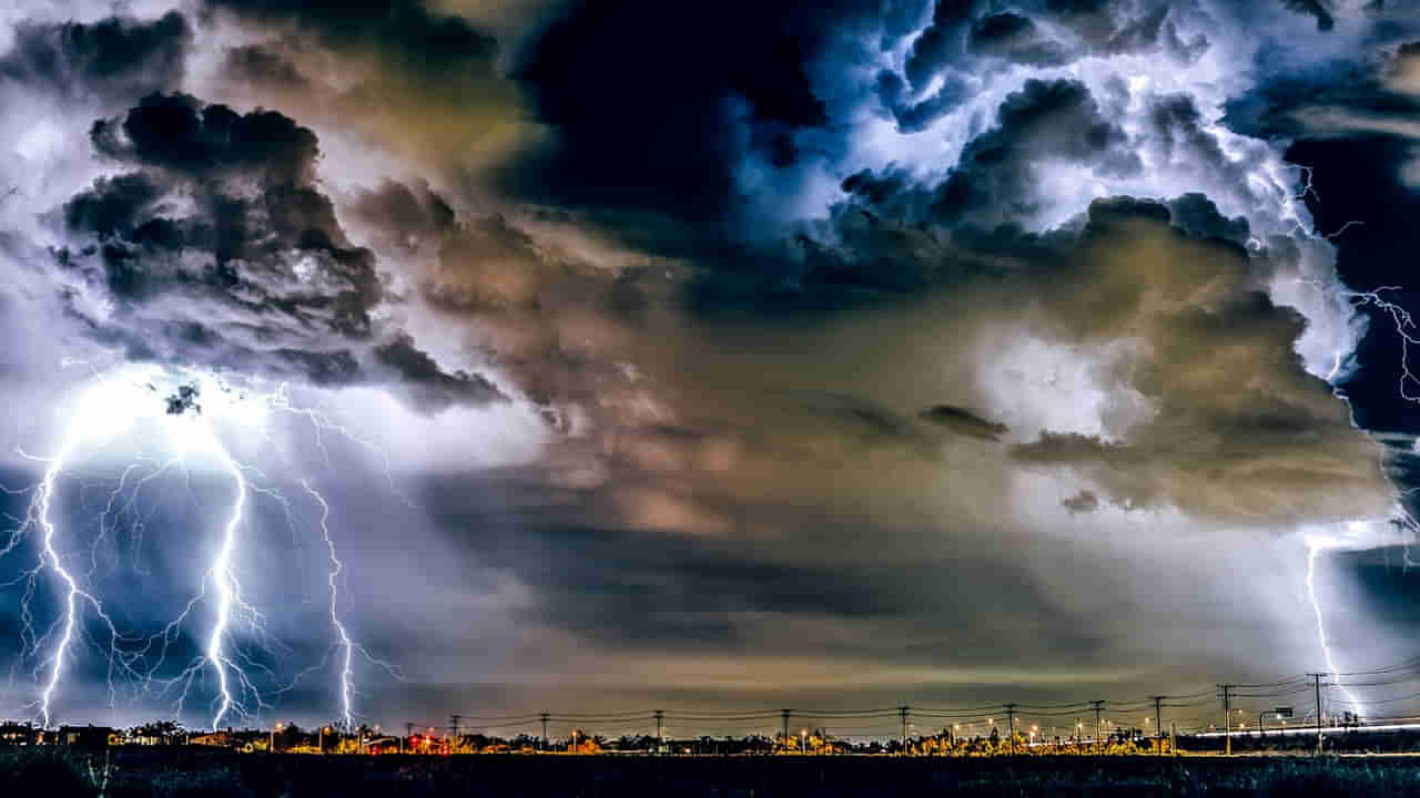 Rain Alert: తెలుగు రాష్ట్రాలకు తుఫాన్ ముప్పు.! వచ్చే 3 రోజులు పిడుగుల వర్షాలు.. ఈ జిల్లాలకు