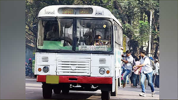 TGSRTC Conductor Jobs 2025: పదో తరగతి అర్హతతో ఆర్టీసీలో ఔట్సోర్సింగ్ బస్సు కండక్టర్ పోస్టులు. నెల జీతం ఎంతో తెలుసా?
