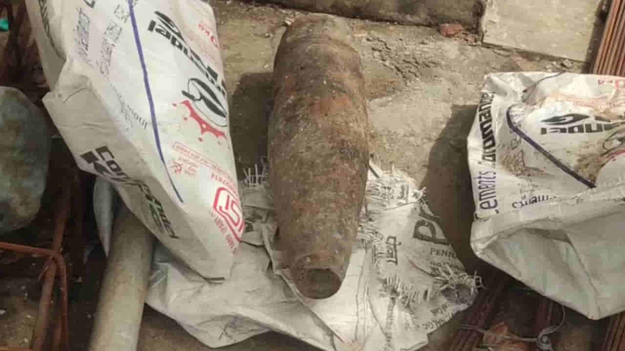 Viral: ఇంటి నిర్మాణం కోసం తవ్వకాలు జరుపుతుండగా ఏదో అలికిడి.. వెలికితీసి చూడగా