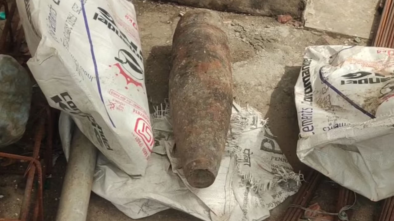 Viral: ఇంటి నిర్మాణం కోసం తవ్వకాలు జరుపుతుండగా ఏదో అలికిడి.. వెలికితీసి చూడగా