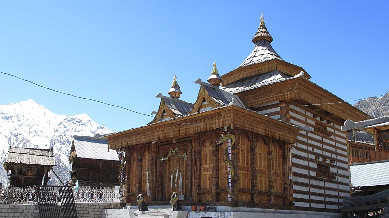 మన భారత దేశంలోని కొన్ని రహస్యమైన అందమైన అద్భుత ప్రదేశాలు ఉన్నాయంట. ముఖ్యంగా హిమాచల్ ప్రదేశ్లో ఉన్న ఈ అందమైన ప్రదేశాలు పర్యాటకులను ఎంతగానో ఆకర్షిస్తున్నాయంట.అవి ఏవో ఎక్కడెక్కడ ఉన్నాయో ఇప్పుడు మనం తెలుసుకుందాం.