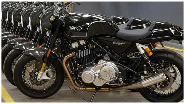 TVS Bikes: రాయల్ ఎన్ఫీల్డ్తో పోటీ పడనున్న టీవీఎస్.. మార్కెట్లోకి కొత్త బైక్స్!
