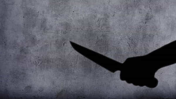 భర్తపై దాడి చేసి జననేంద్రియాలను కోసేసిన భార్య.. తర్వాత యాసిడ్ తాగి ఆత్మహత్యాయత్నం! ఎందుకంటే!