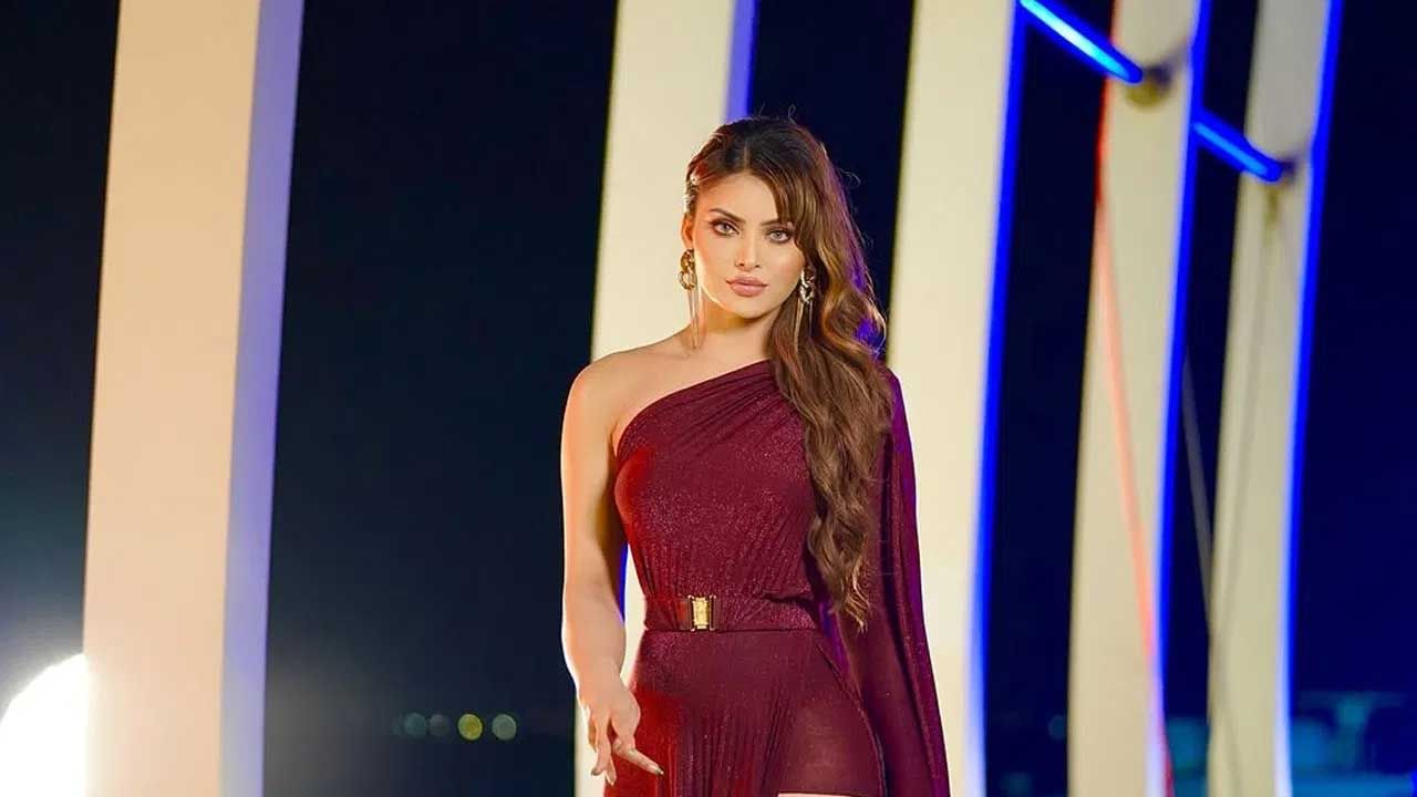 తాజాగా ఈ బ్యూటీ తన ఇన్ స్టాలో లేటెస్ట్ ఫొటోస్ షేర్ చేసింది. అందులో ఎంబ్రాయిడరీ డిజైన్‌తో తయారు చేసిన బాడీ కాన్ డ్రెస్ ధరించి  కేన్స్ ఫిల్మ్ ఫెస్టివల్‌లో స్టైలిష్ లుక్‌లో మెరిచింది. ప్రస్తుతం ఈ ఫొటోస్ నెట్టింట తెగ వైరల్ అవుతున్నాయి.